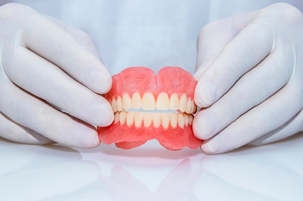 Replace Or Repair Broken Dentures?